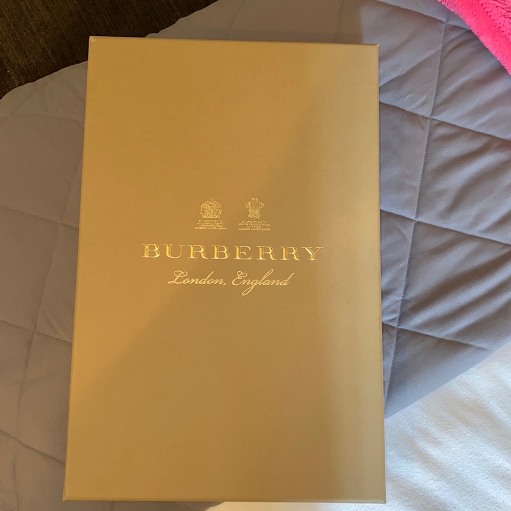Burberry box
